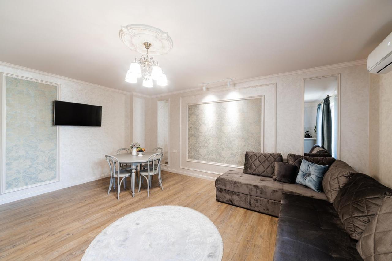 Lux Apartment On Duhnovicha Street .Free Parking. Ungvár Kültér fotó