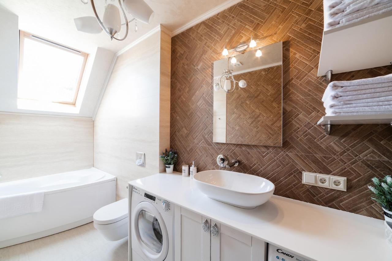 Lux Apartment On Duhnovicha Street .Free Parking. Ungvár Kültér fotó
