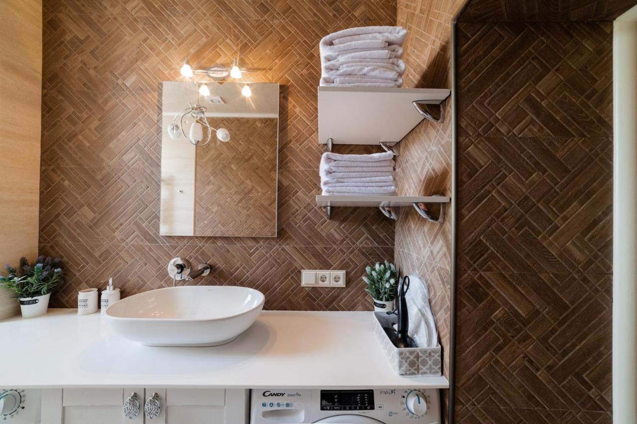 Lux Apartment On Duhnovicha Street .Free Parking. Ungvár Kültér fotó